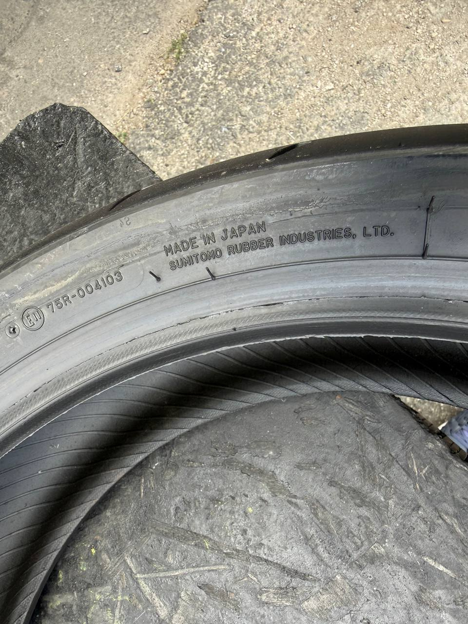 180/55 R17 Dunlop SportMax RoadSport 2