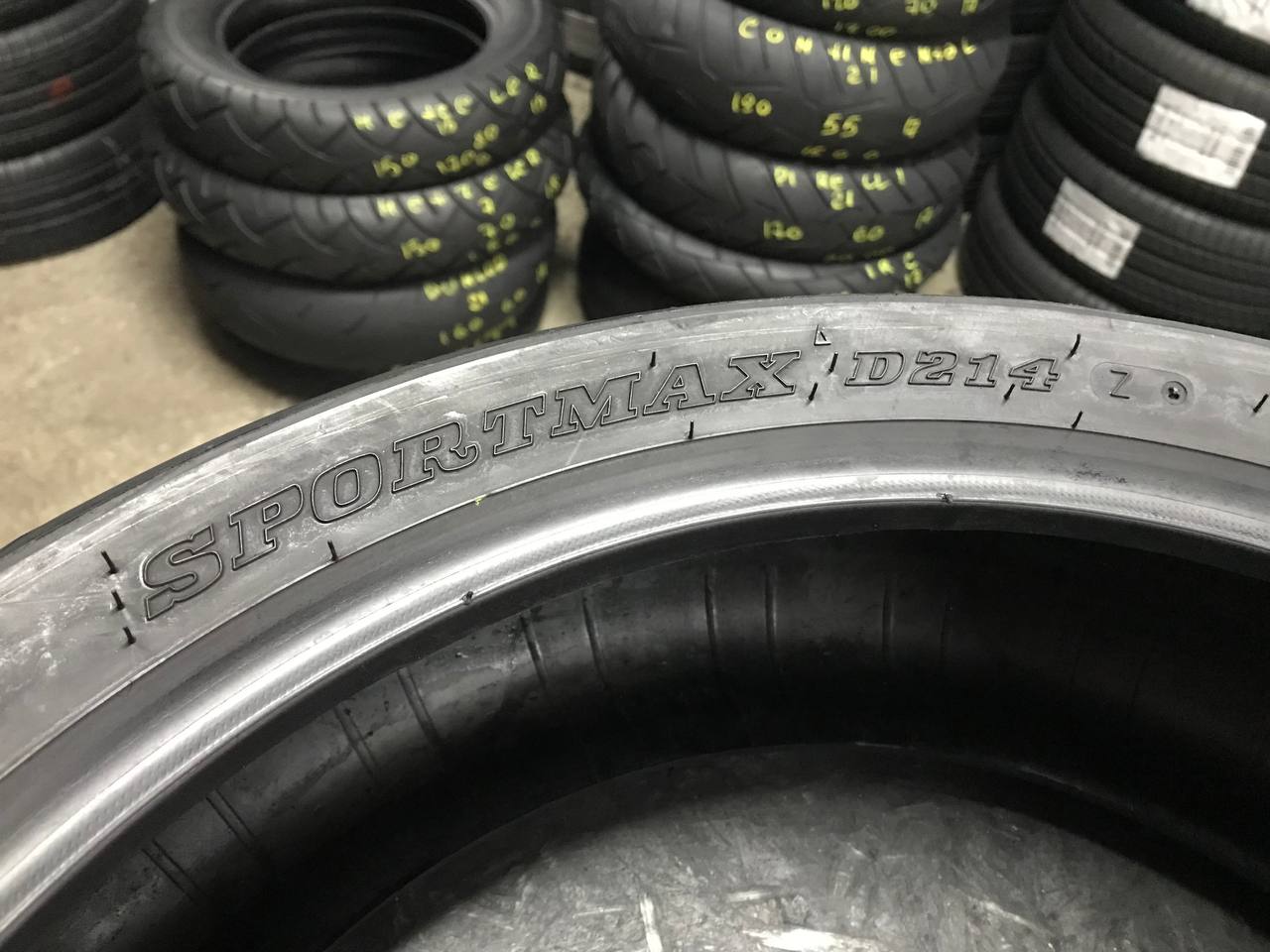 180/55 R17 Dunlop SportMax D214