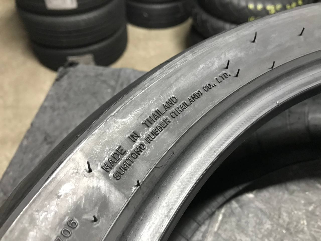180/55 R17 Dunlop SportMax D214