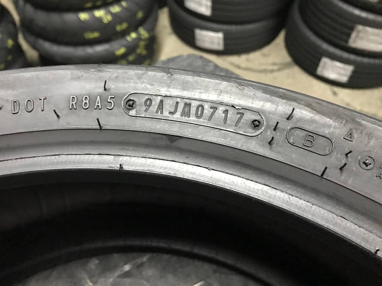 180/55 R17 Dunlop SportMax D214