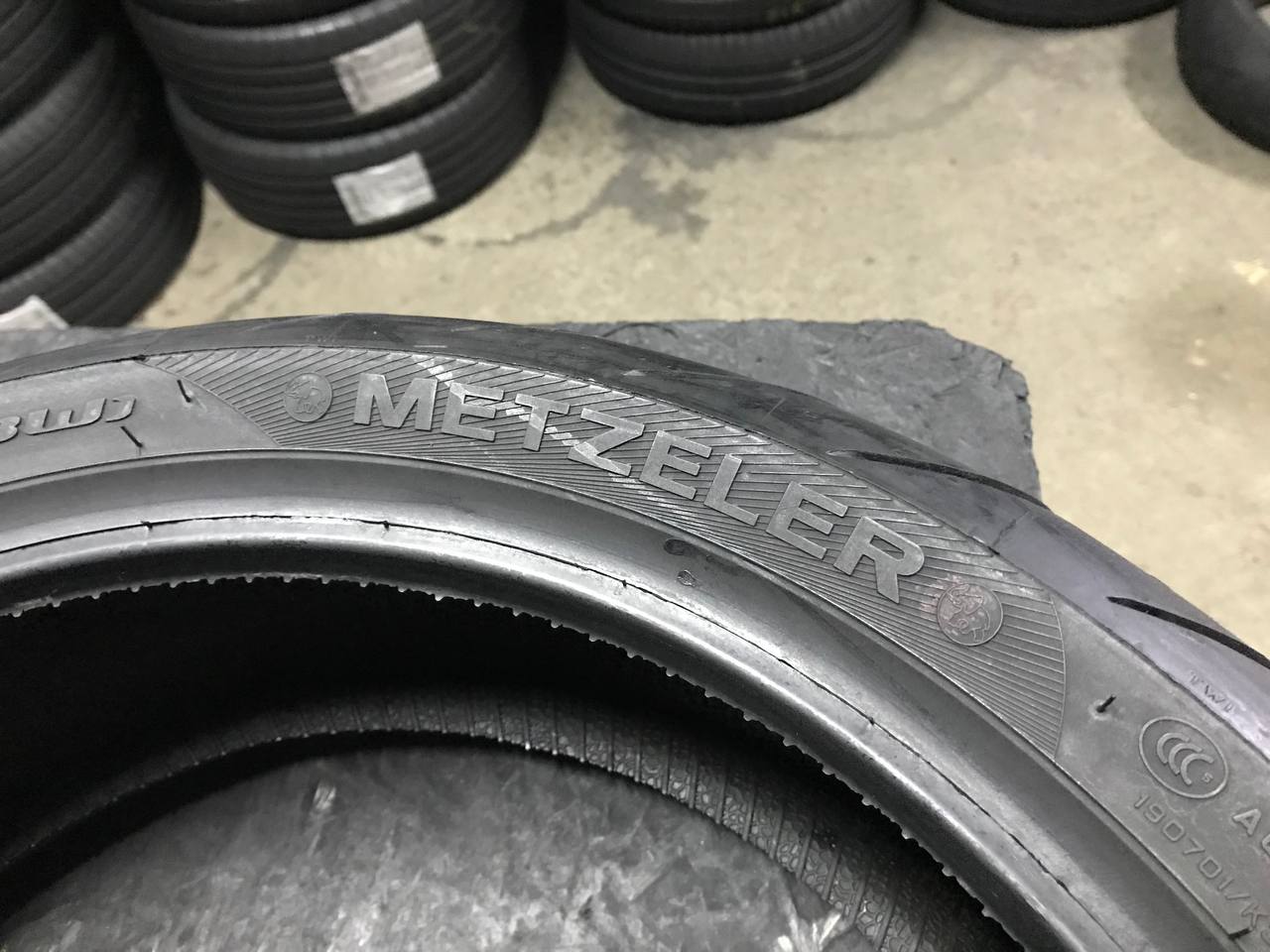 180/55 R17 Metzeler Roadtec Z8 Interact