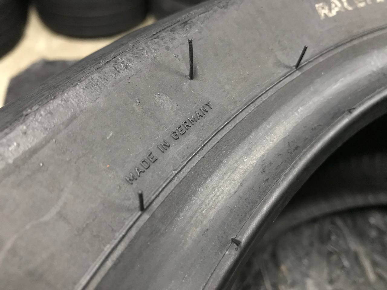 180/55 R17 Metzeler Racetec RR