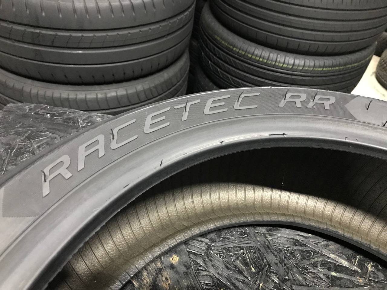 180/55 R17 Metzeler Racetec RR