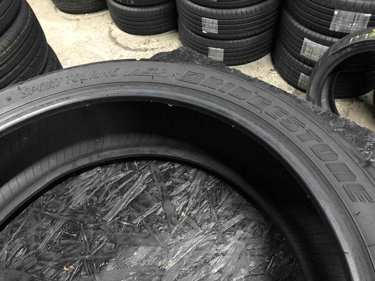 180/55 R17 Bridgestone Battlax Sport Touring BT023R