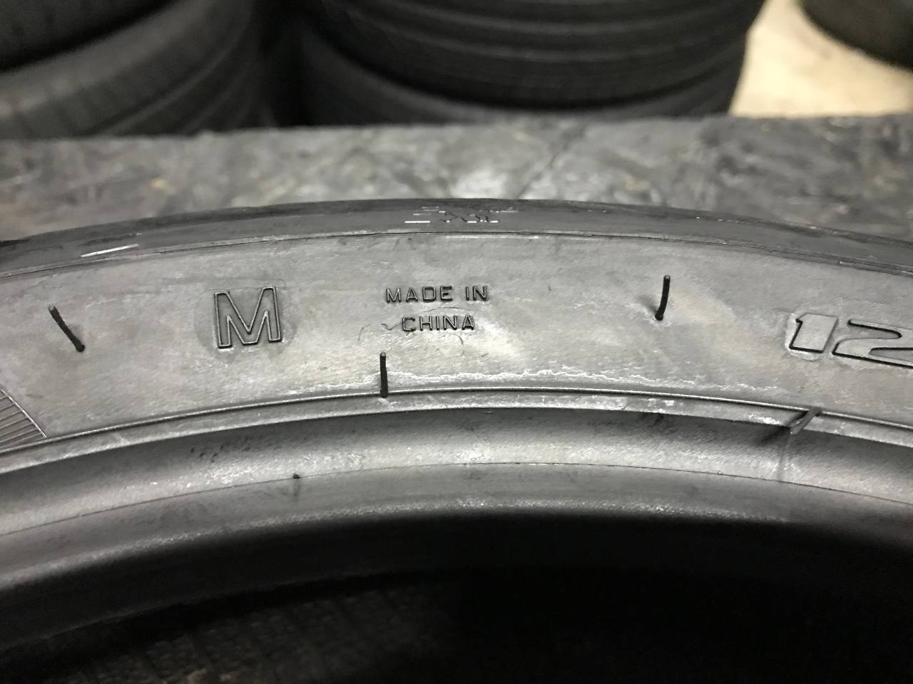 120/70 R17 Metzeler Roadtec Z8 Interact