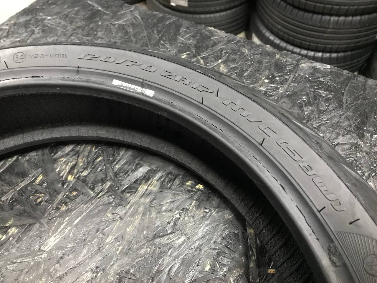 120/70 R17 Metzeler Roadtec Z8 Interact