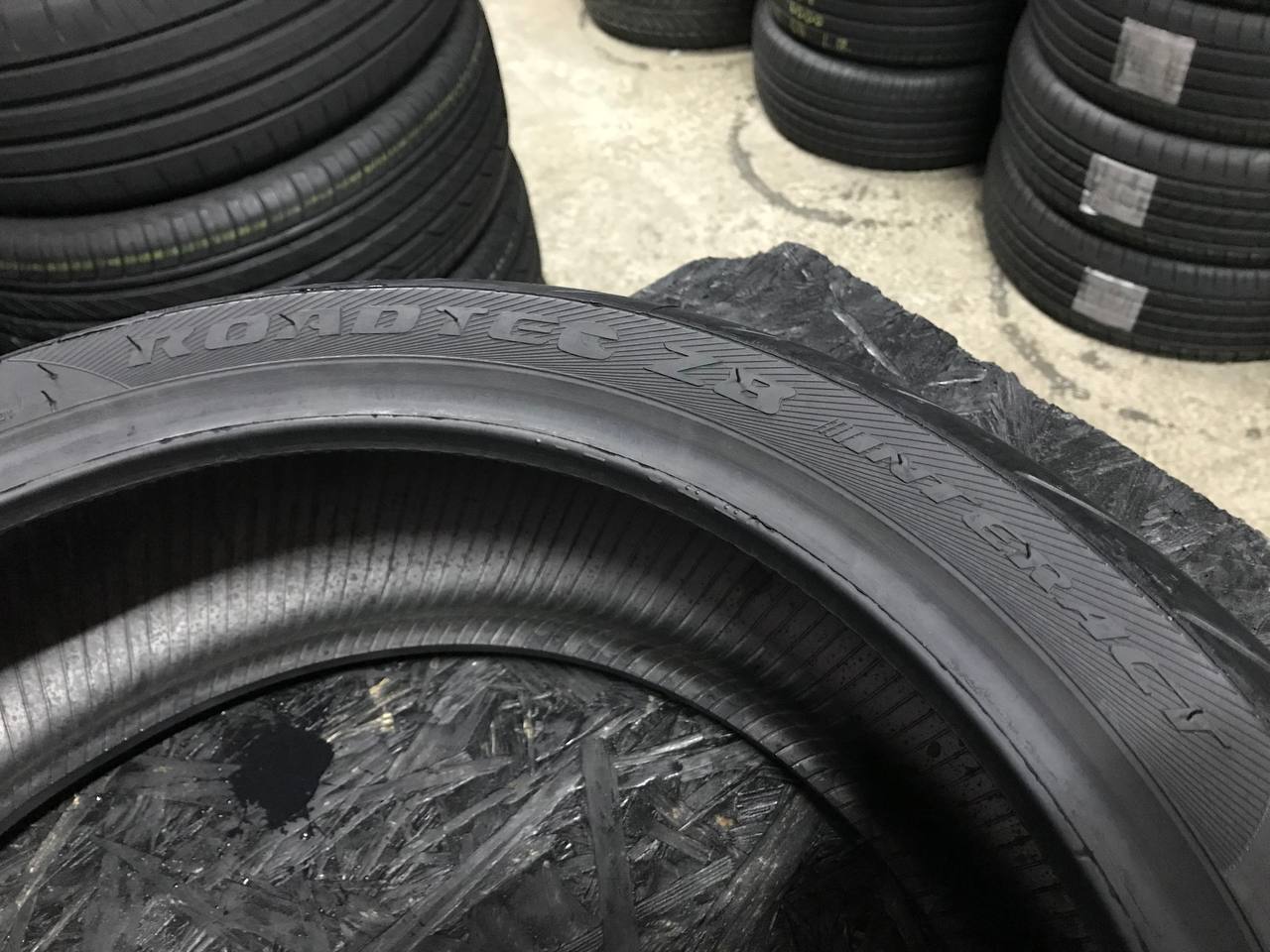 180/55 R17 Metzeler Roadtec Z8 Interact