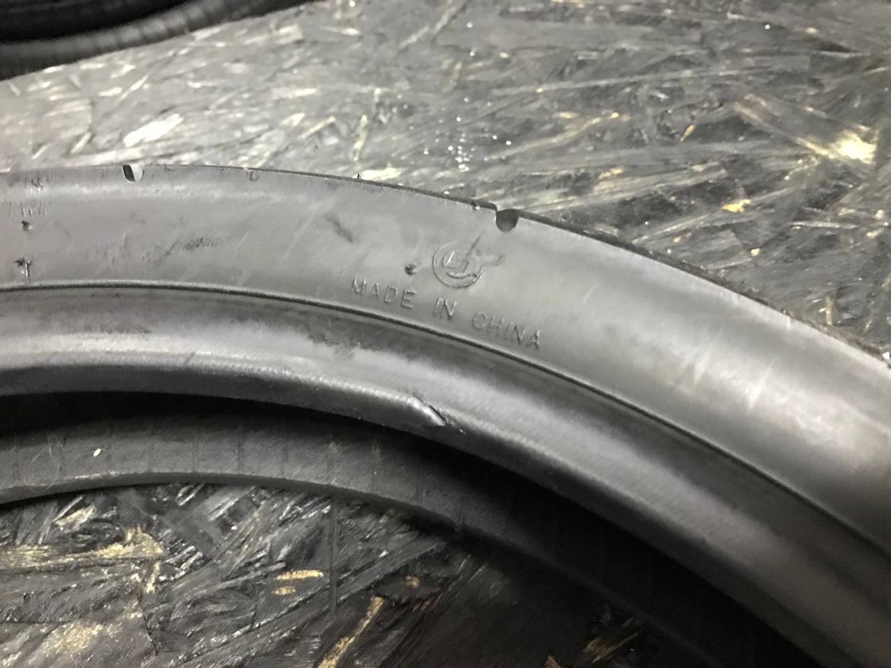 90/80 R16 CST 