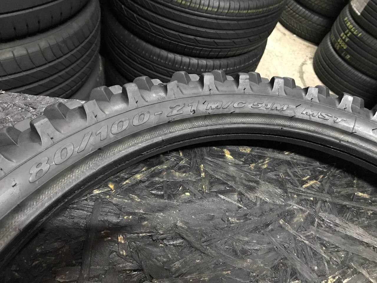 80/100 R21 Pirelli Scorpion MX32