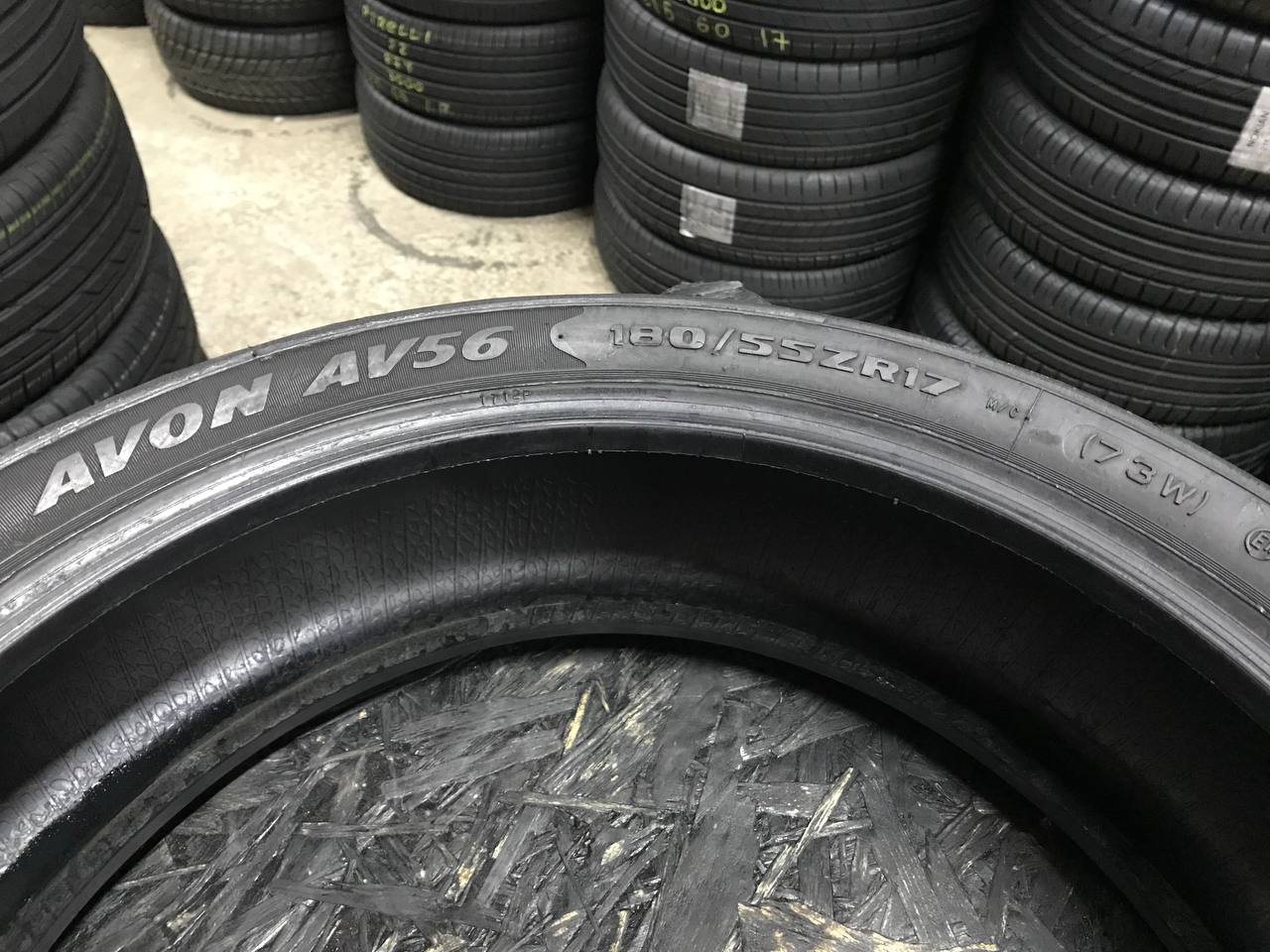 180/55 R17 Avon AV56 Storm ST