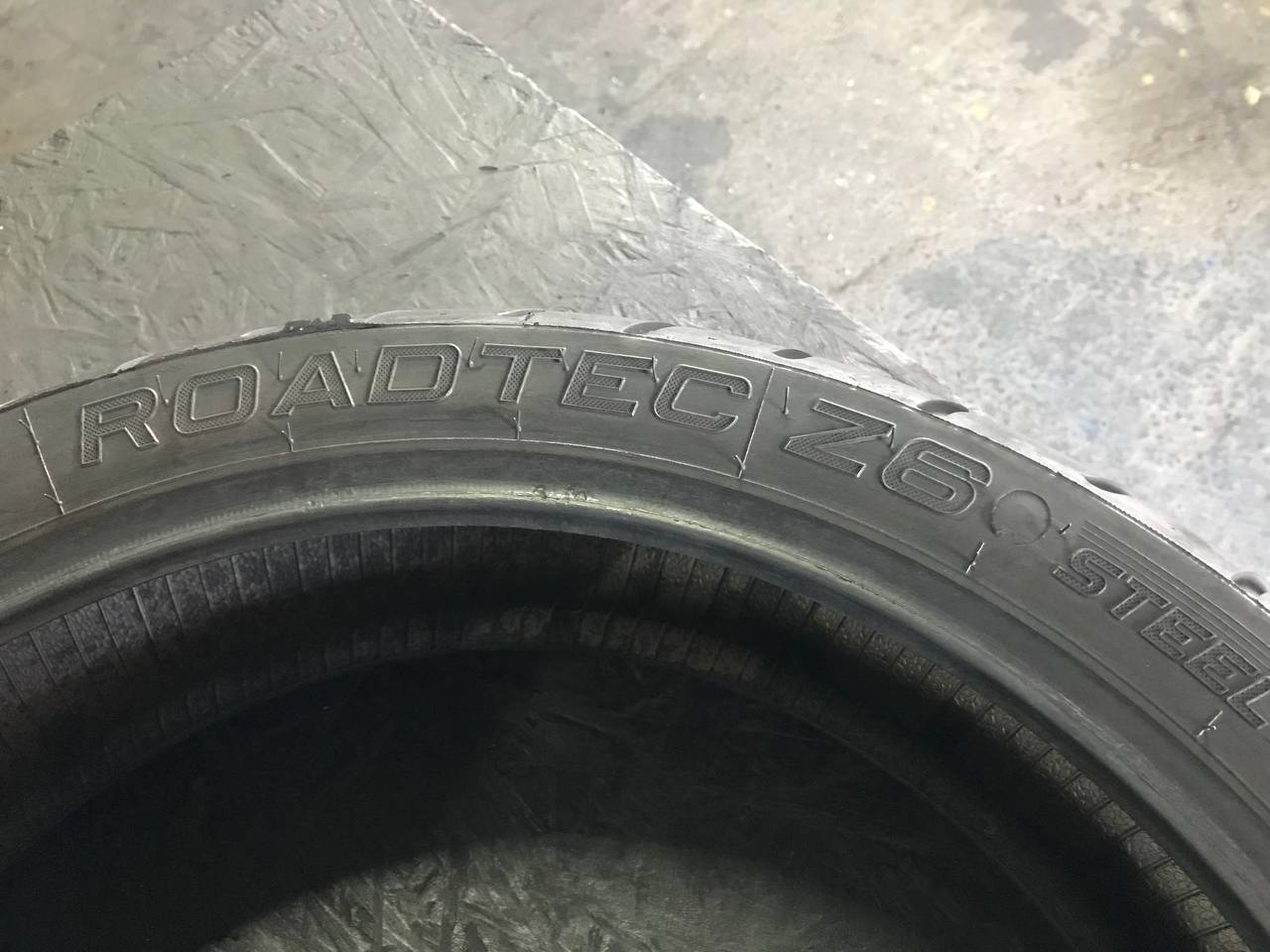 160/60 R18 Metzeler Roadtec Z6