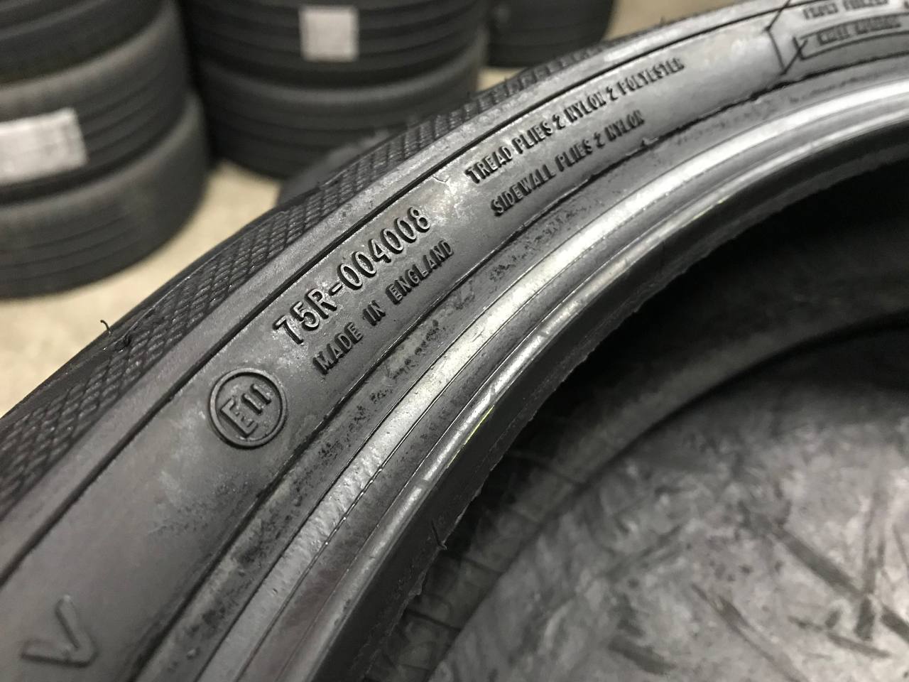130/60 R21 Avon AV91 Cobra Chrome
