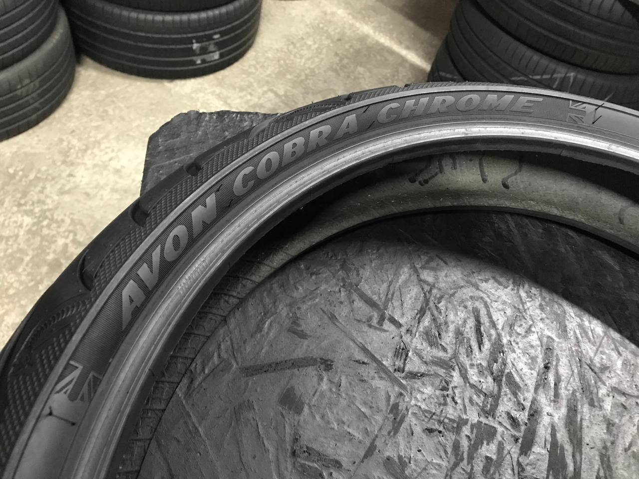 130/60 R21 Avon AV91 Cobra Chrome