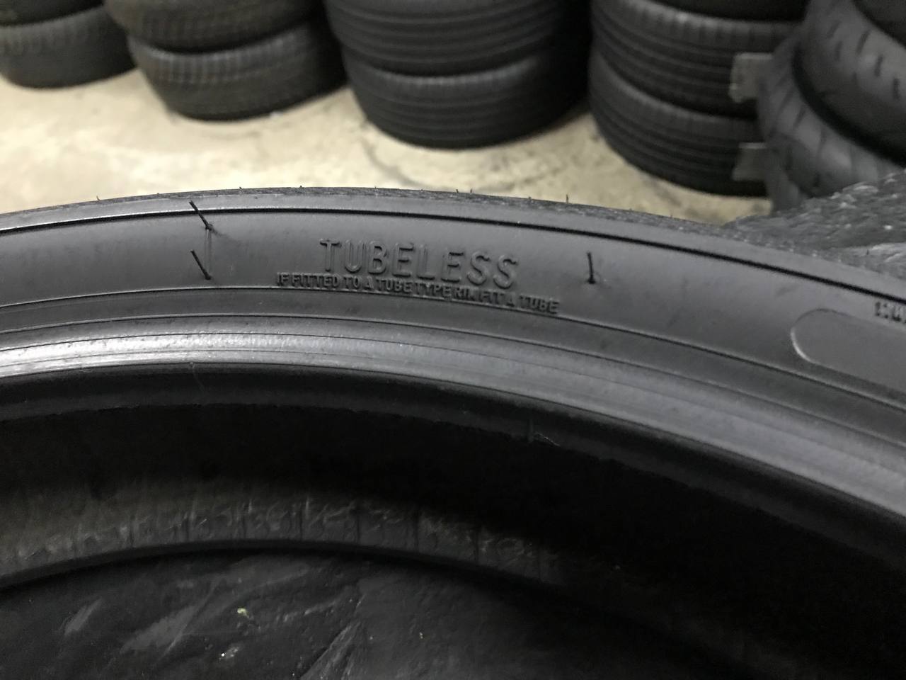 130/60 R21 Avon AV91 Cobra Chrome
