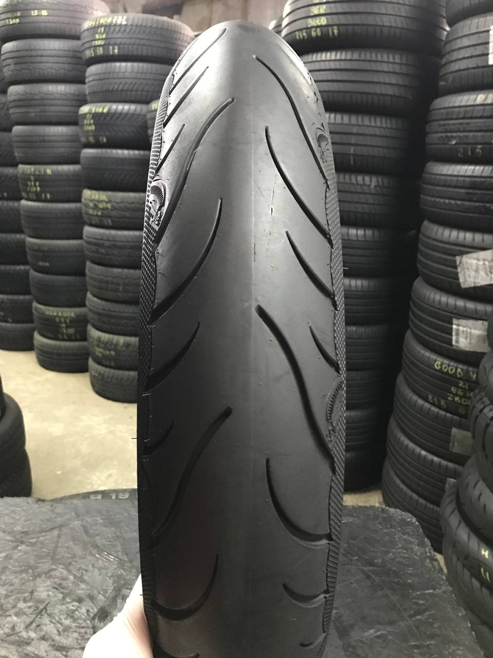 130/60 R21 Avon AV91 Cobra Chrome