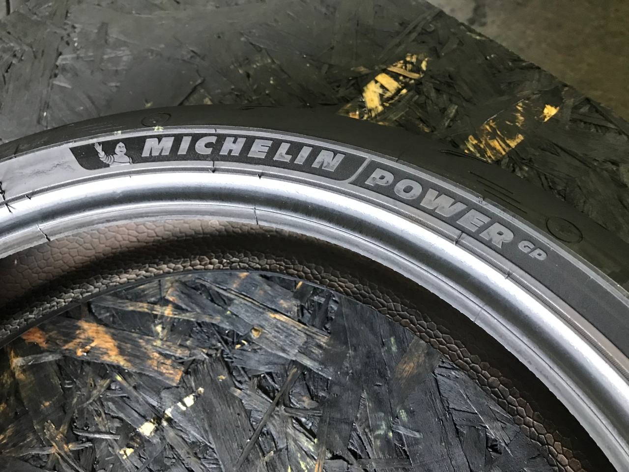 120/70 R17 Michelin Power GP