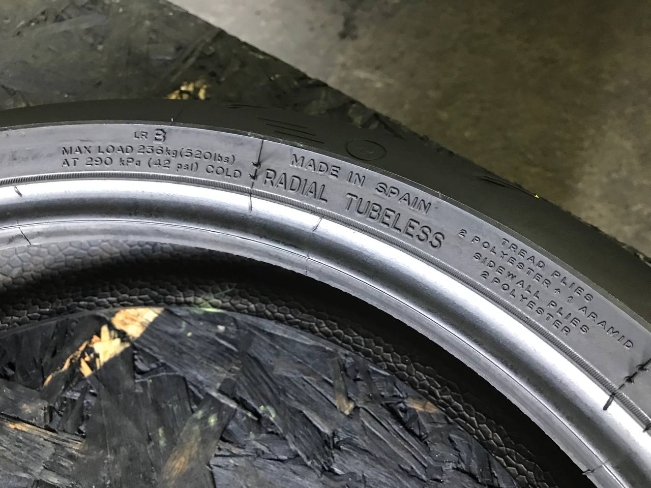120/70 R17 Michelin Power GP