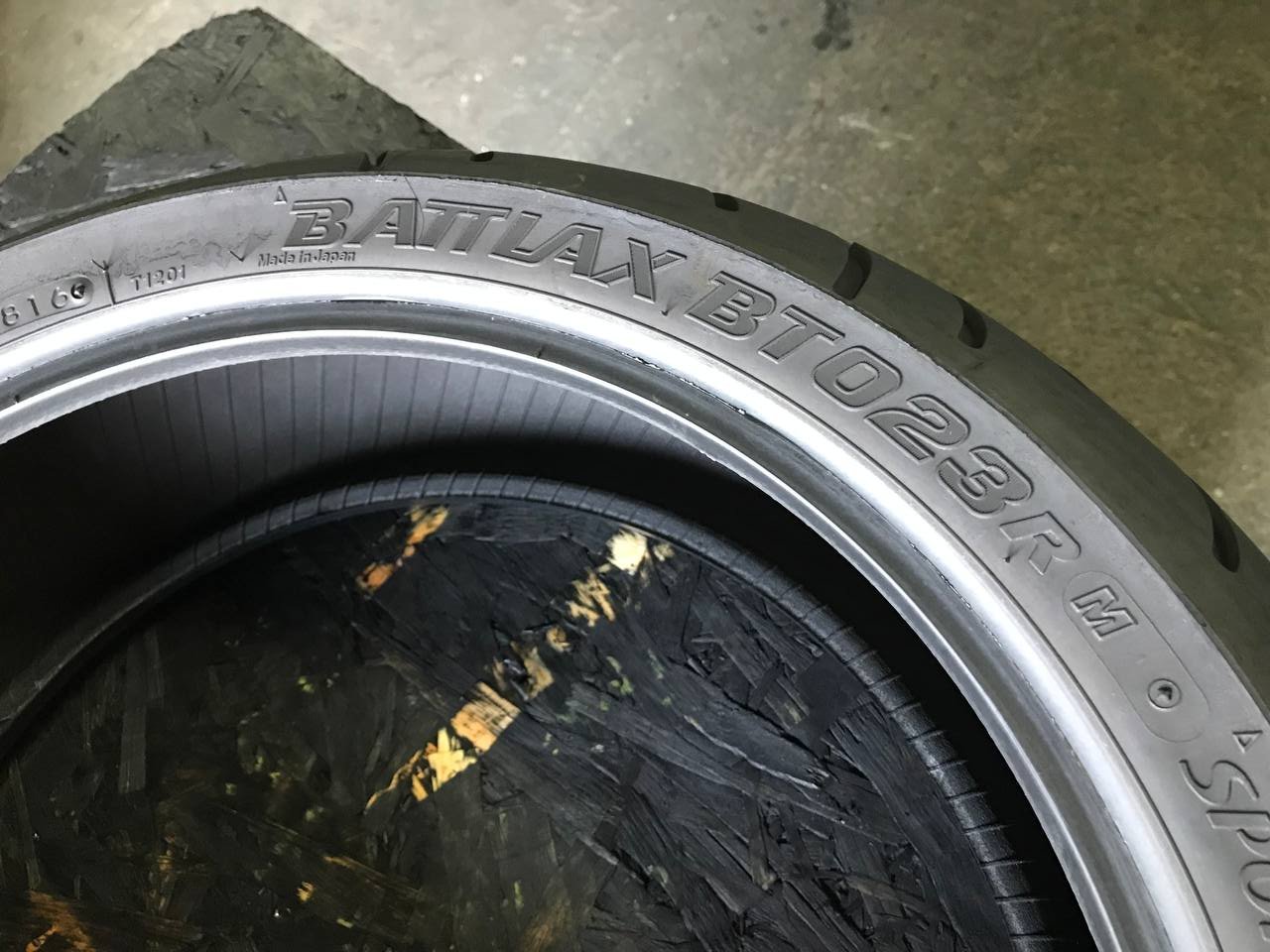 180/55 R17 Bridgestone Battlax Sport Touring BT023R