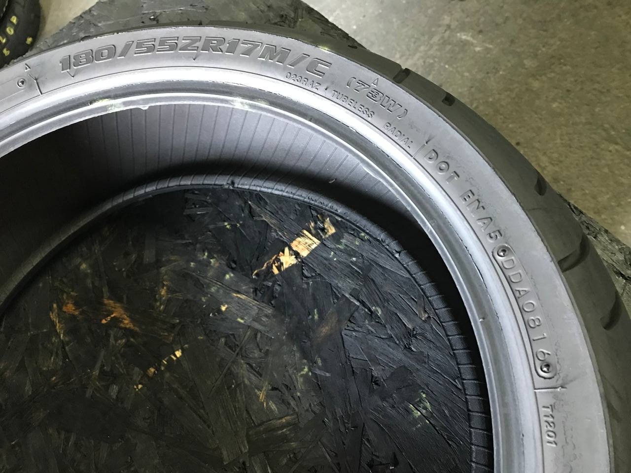 180/55 R17 Bridgestone Battlax Sport Touring BT023R