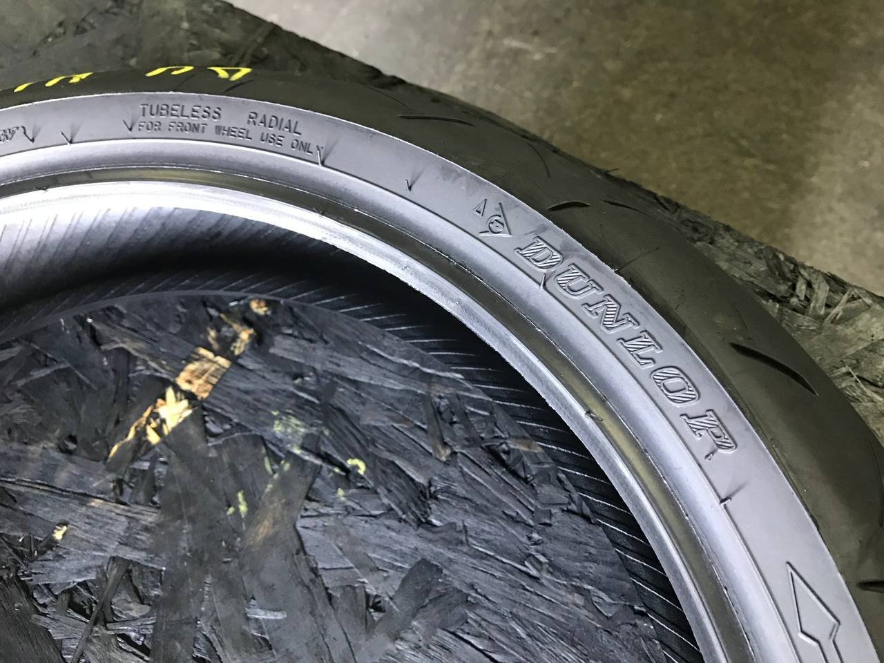 120/70 R17 Dunlop SportMax RoadSport 2