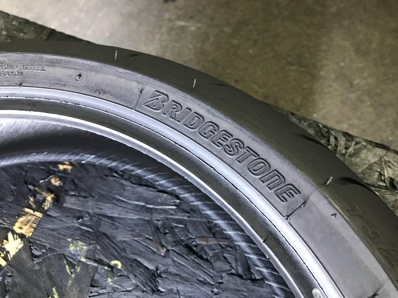 120/70 R17 Bridgestone Battlax Sport Touring T32F