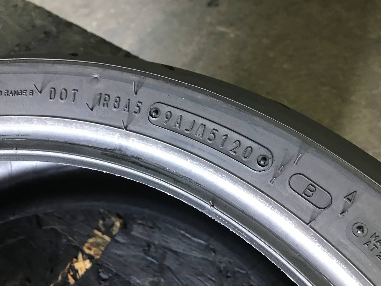 180/55 R17 Dunlop SportMax D214