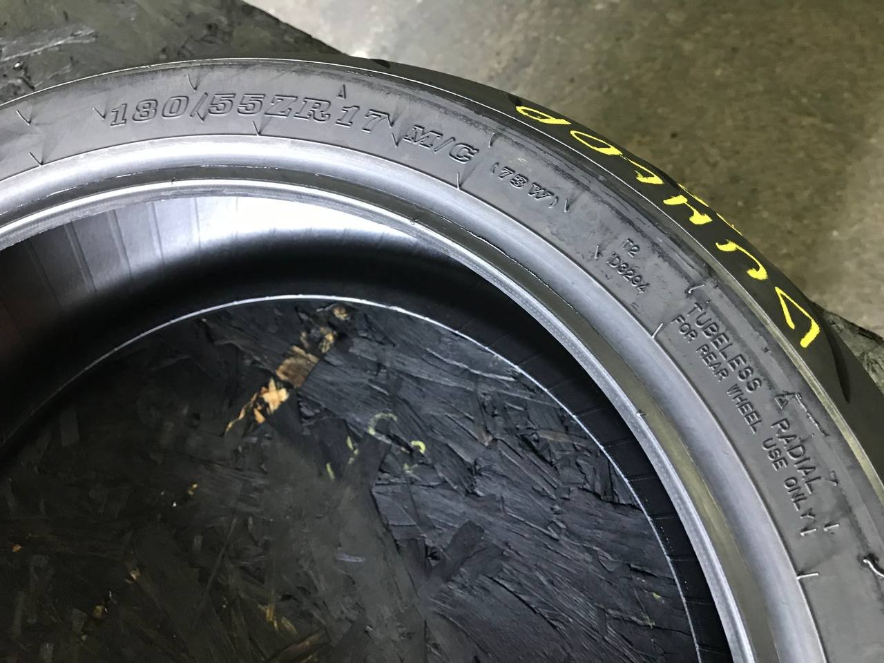 180/55 R17 Dunlop SportMax D214