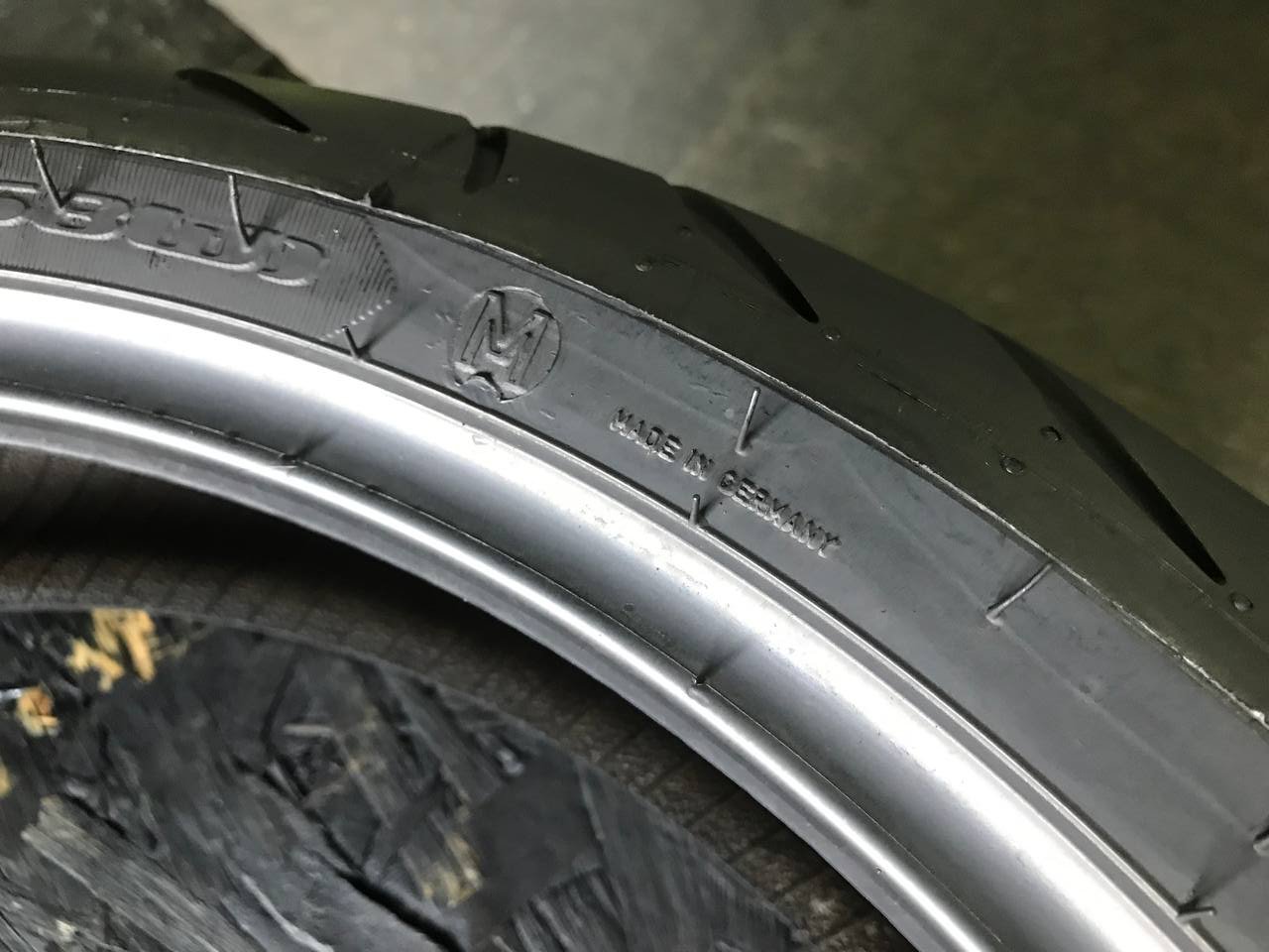 120/70 R17 Metzeler Sportec M7 RR