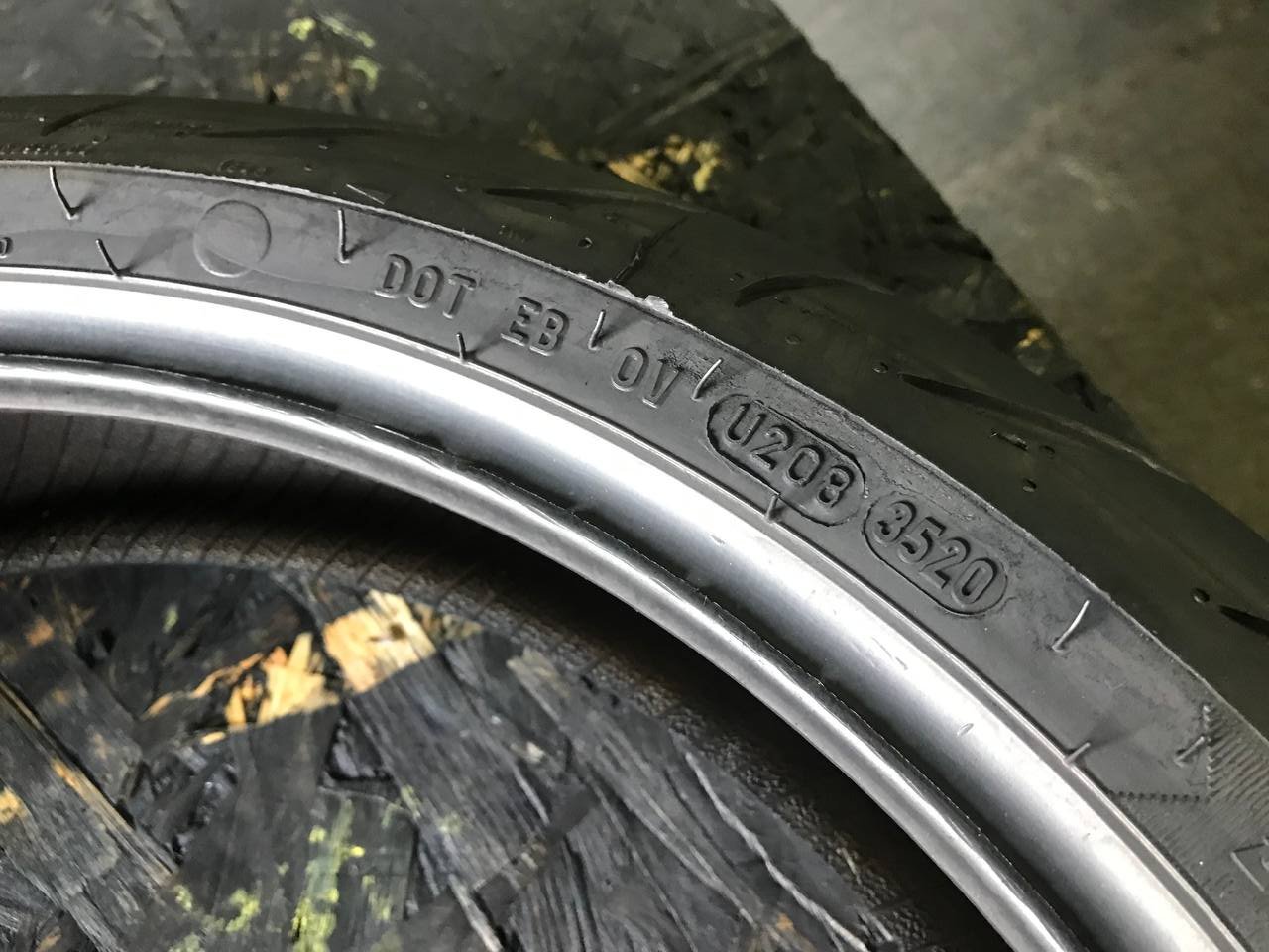 120/70 R17 Metzeler Sportec M7 RR