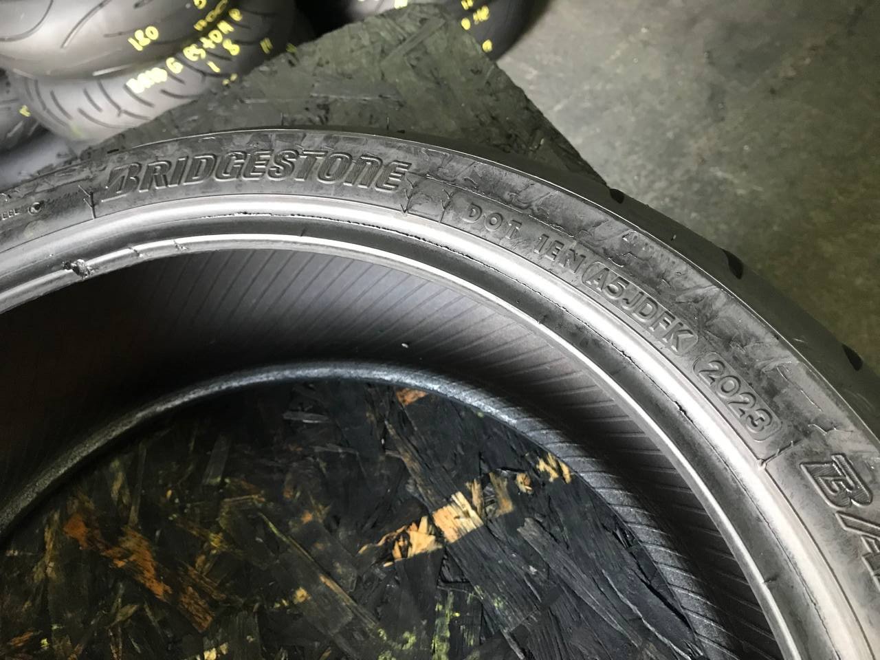 180/55 R17 Bridgestone Battlax Sport Touring T32R