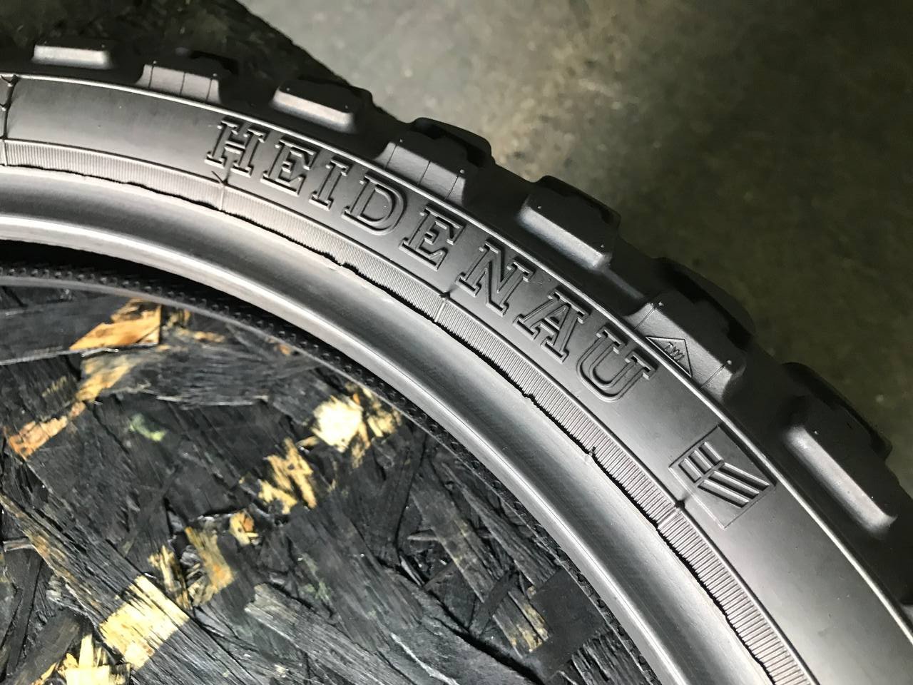 90/90 R21 Heidenau K60