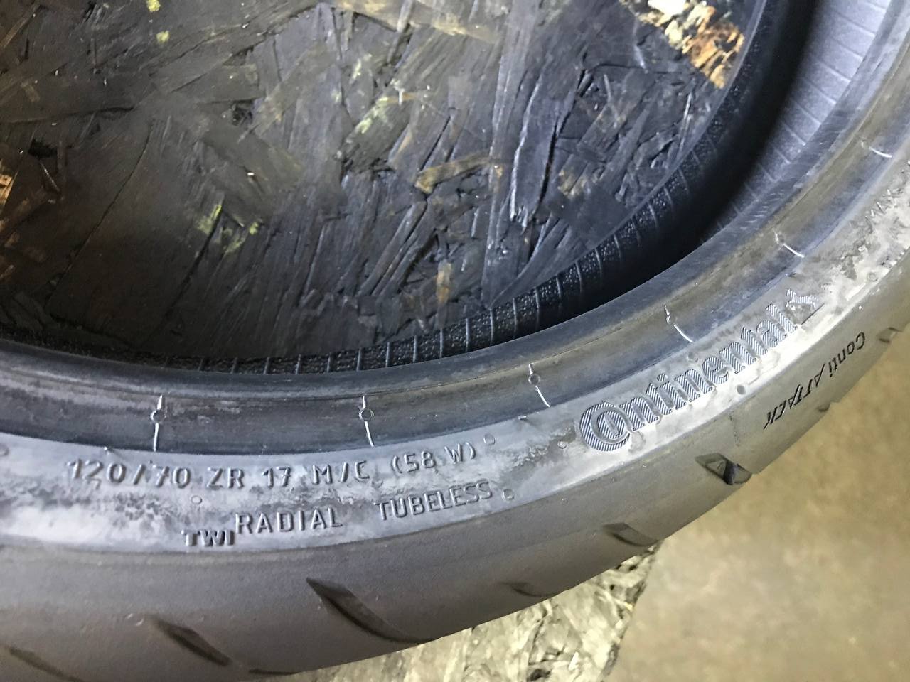120/70 R17 Continental ContiRoadAttack 4 GT
