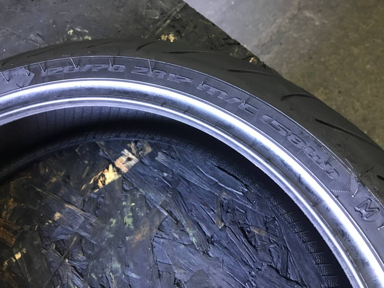 120/70 R17 Metzeler Sportec M7 RR
