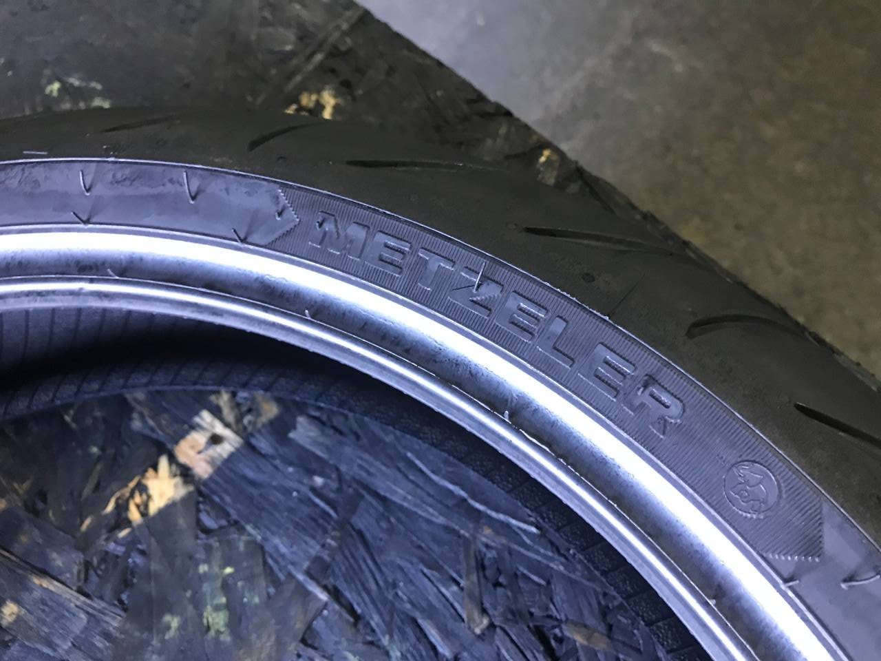 120/70 R17 Metzeler Sportec M7 RR