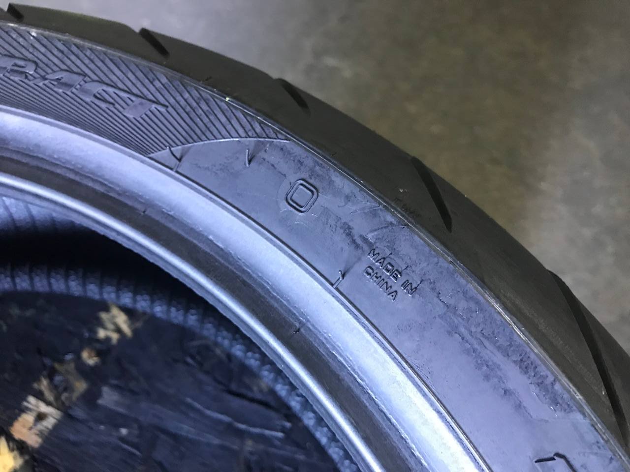 180/55 R17 Metzeler Roadtec Z8 Interact