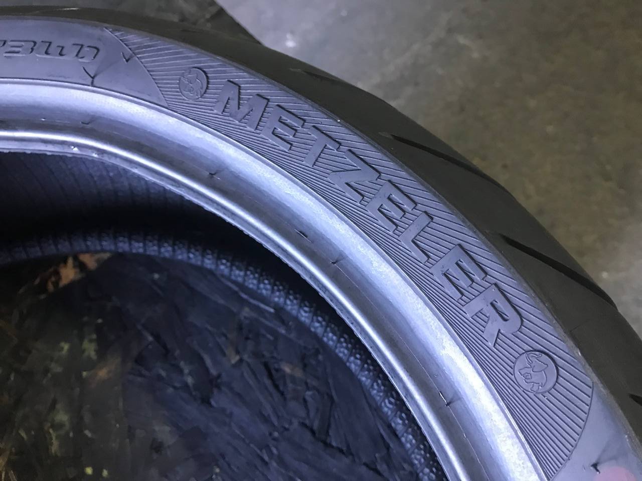 180/55 R17 Metzeler Roadtec Z8 Interact