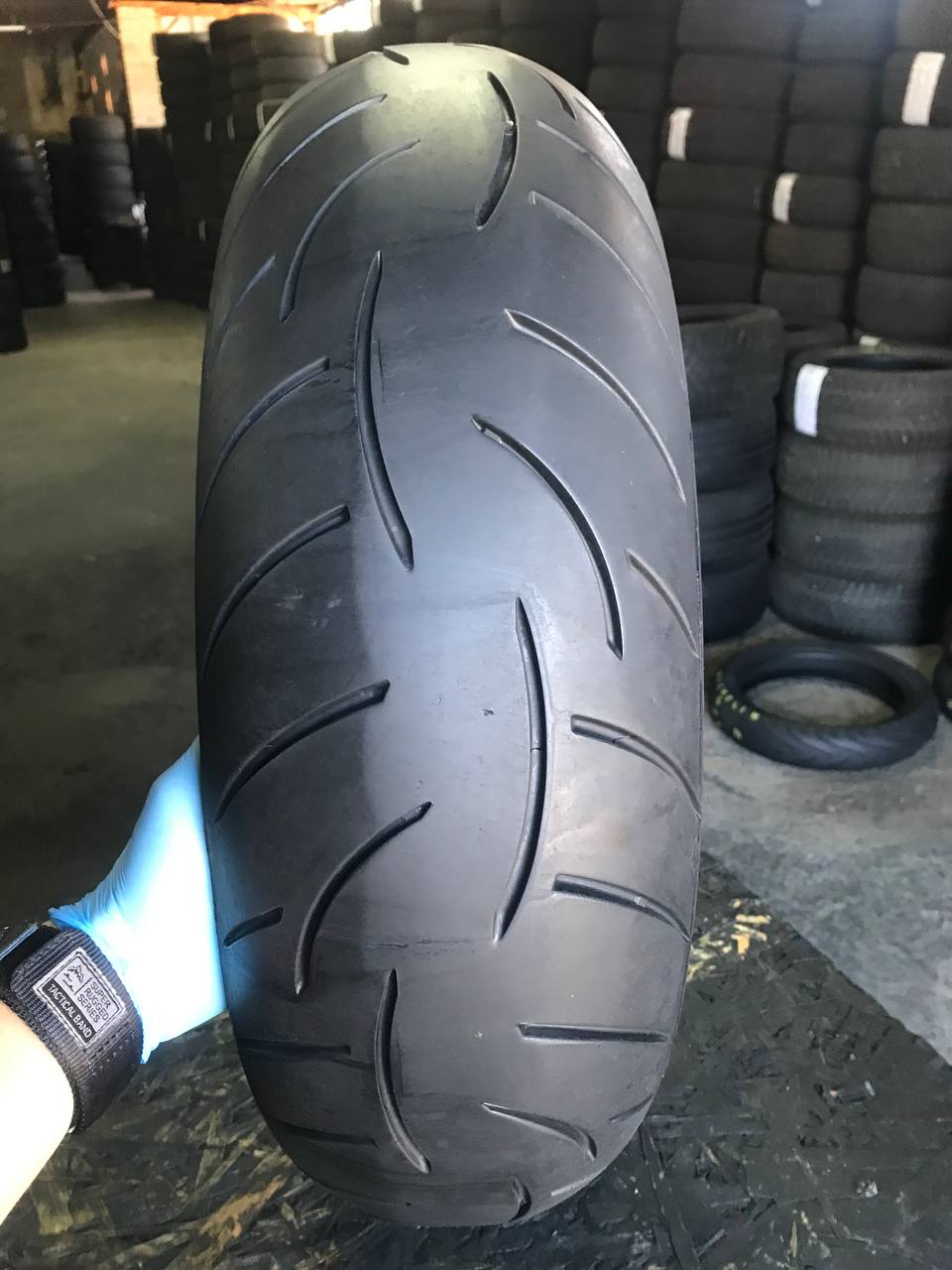 180/55 R17 Metzeler Roadtec Z8 Interact