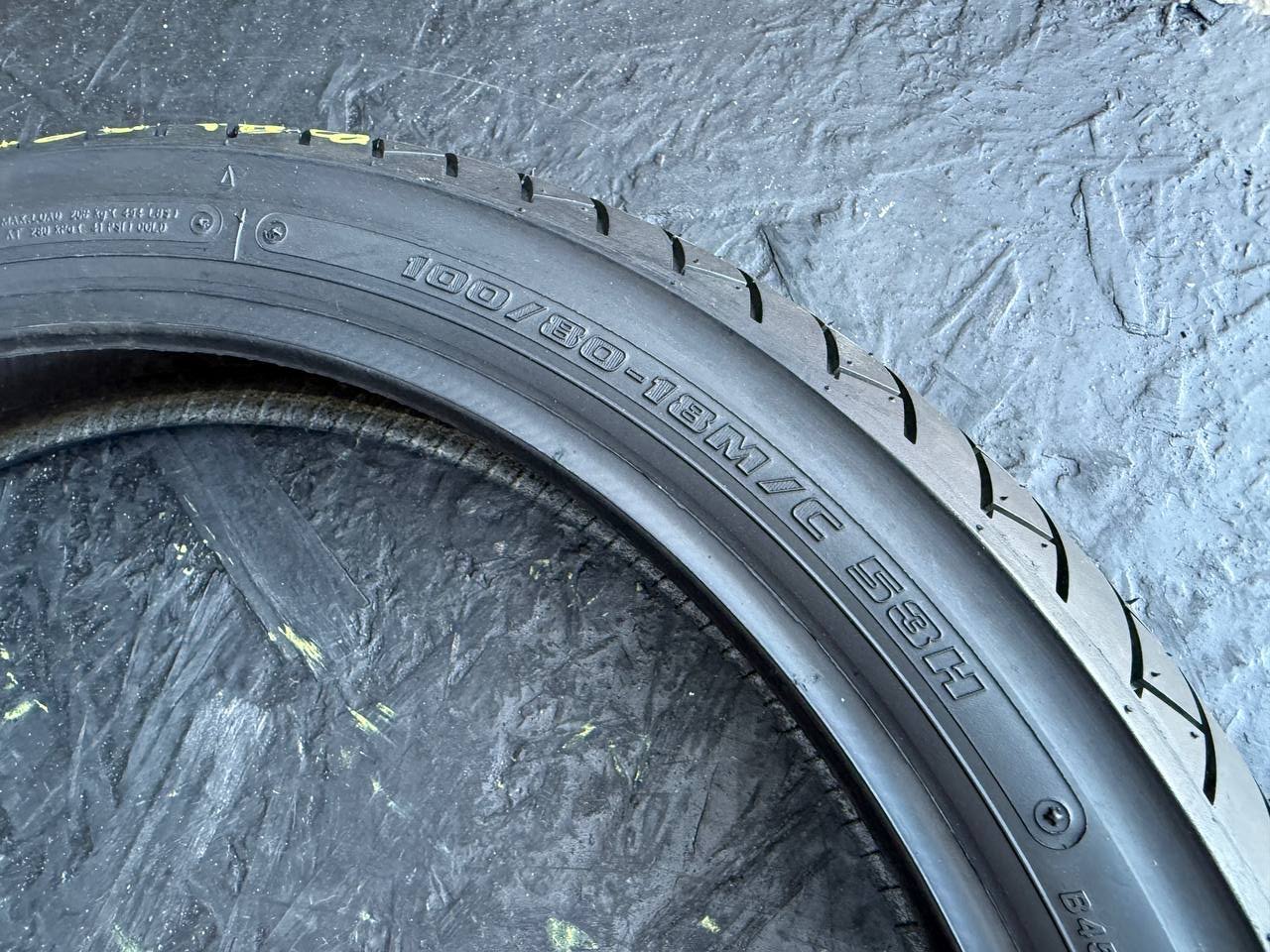 100/80 R18 Bridgestone Battlax BT45F