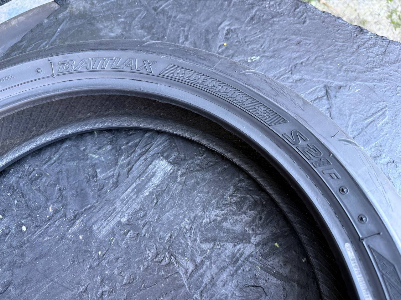 120/70 R17 Bridgestone Battlax Hypersport S21F