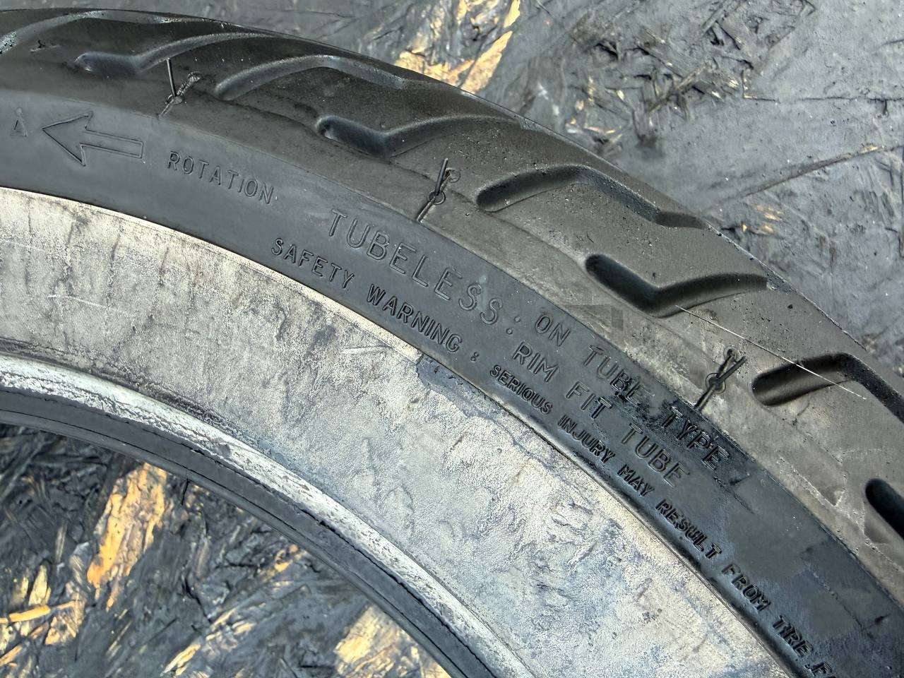 130/90 R16 Dunlop D402F