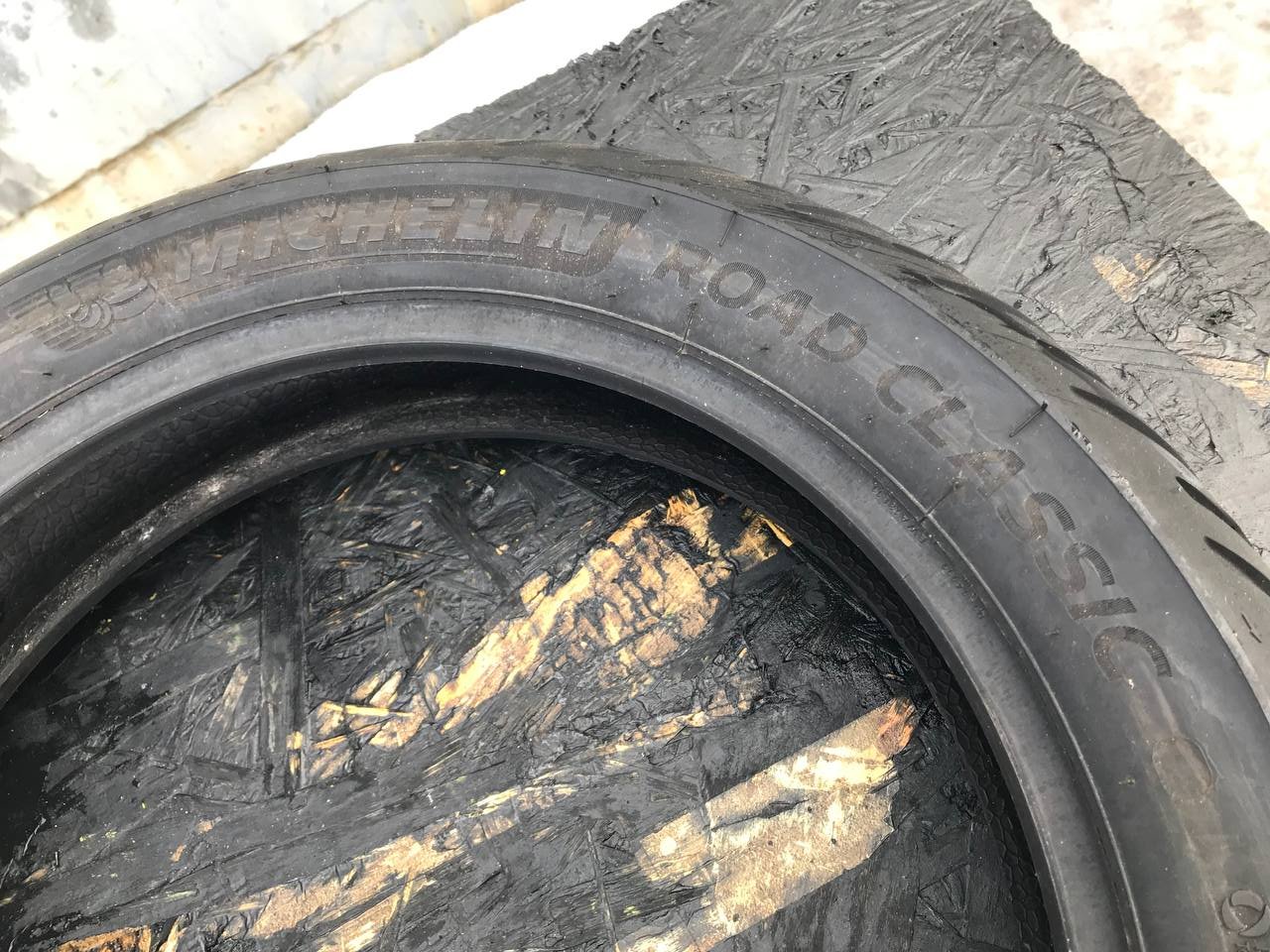 150/70 R17 Michelin Road Classic