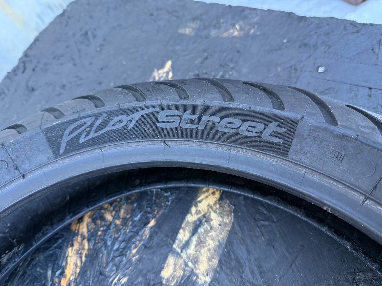 130/70 R17 Michelin Pilot Street