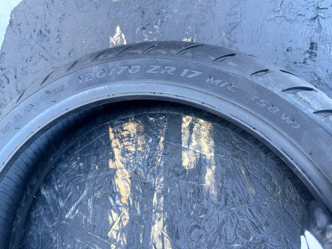 120/70 R17 Metzeler Roadtec 01