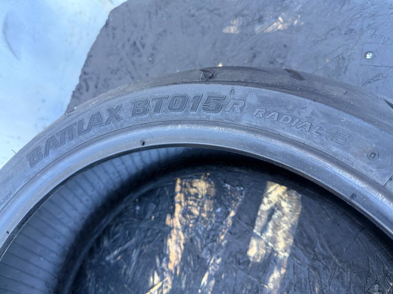 180/55 R17 Bridgestone Battlax BT015R
