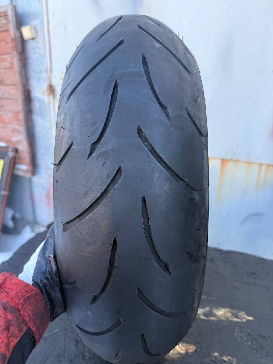 180/55 R17 Bridgestone Battlax BT015R