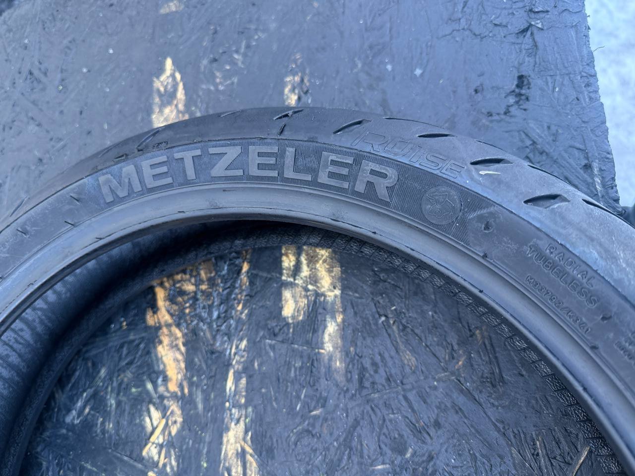 120/70 R17 Metzeler Roadtec 01 SE