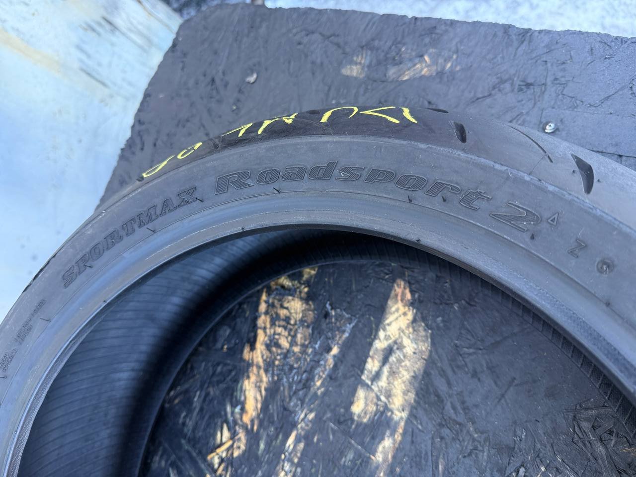 180/55 R17 Dunlop SportMax RoadSport 2