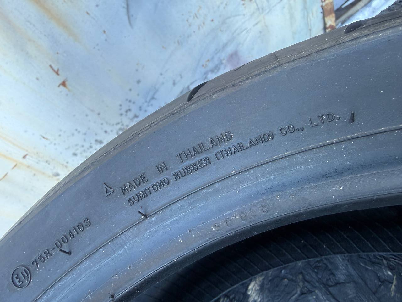 180/55 R17 Dunlop SportMax RoadSport 2