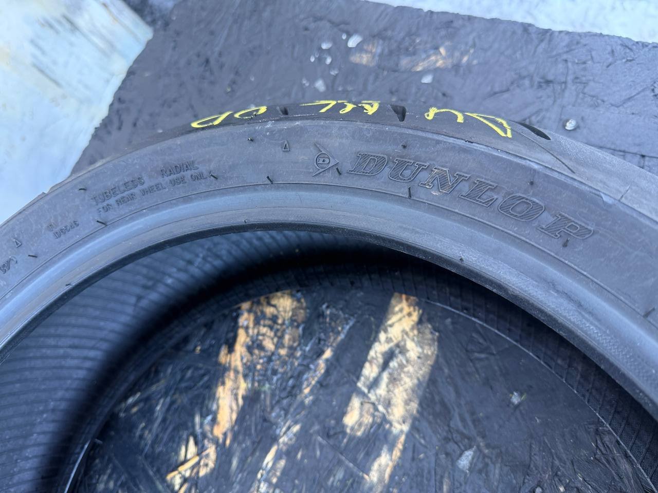 180/55 R17 Dunlop SportMax RoadSport 2