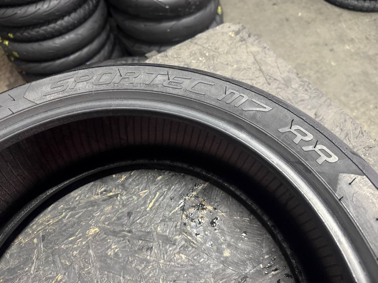 180/55 R17 Metzeler Sportec M7 RR